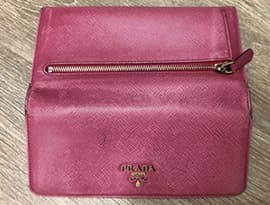 プラダ財布修理事例ビフォー