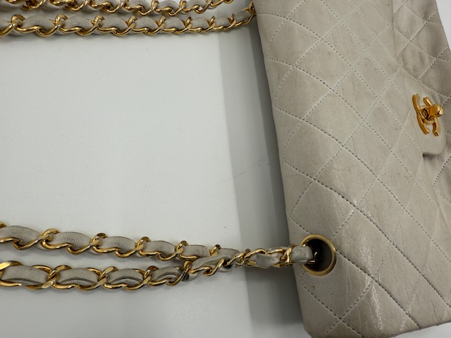 シャネルバッグ型崩れ修理