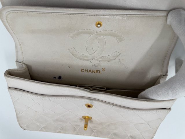 シャネルバッグしみ抜き