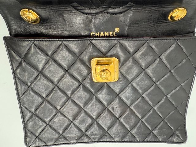 シャネル バッグ修理 マトラッセ ラムスキンショルダーの角擦れ・くすみ・型崩れのケア ビフォー④