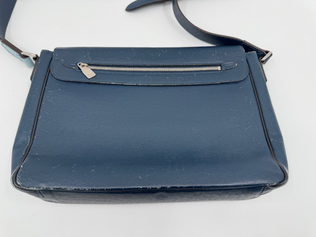 ルイヴィトンバッグ修理　色褪せと型崩れビフォー②