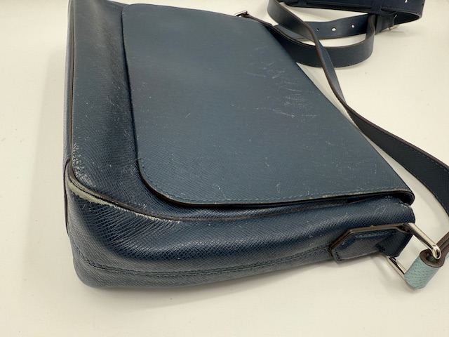 ルイヴィトンバッグ修理　色褪せと型崩れビフォー①