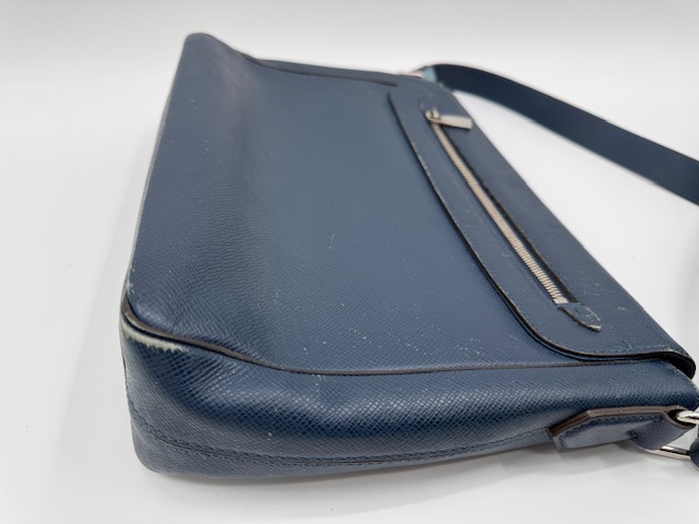 ルイヴィトンバッグ修理　色褪せと型崩れビフォー③