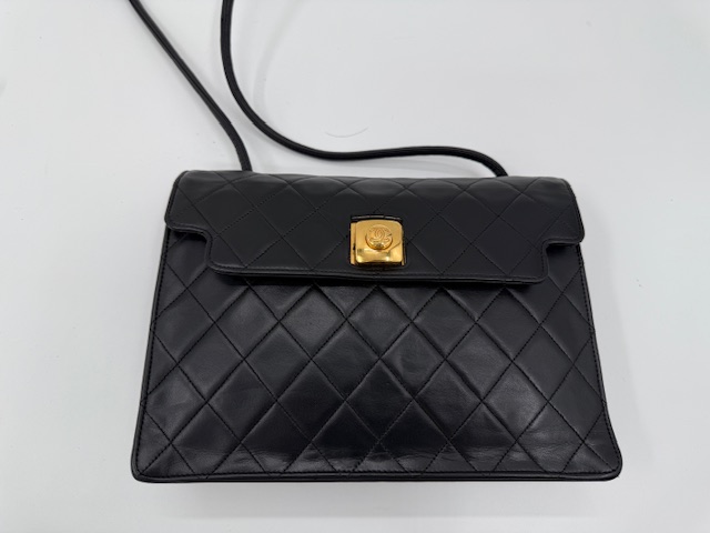 シャネル バッグ修理 マトラッセ ラムスキンショルダーの角擦れ・くすみ・型崩れのケア アフター