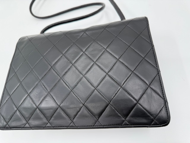 シャネル バッグ修理 マトラッセ ラムスキンショルダーの角擦れ・くすみ・型崩れのケア アフター②