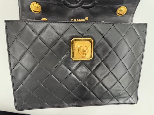 シャネル バッグ修理 マトラッセ ラムスキンショルダーの角擦れ・くすみ・型崩れのケア アフター④