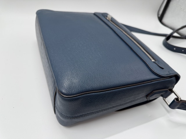 ルイヴィトンバッグ修理　色褪せと型崩れアフター③