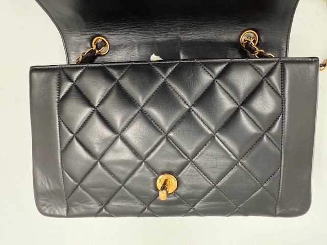 シャネル バッグ修理 シャネルバッグ染め直し アフター①