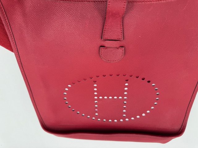 エルメスエブリン　エルメスの価値を再構築する。潰れたフォルムと擦れを蘇らせる「銀面生成」の技術　ビフォー④