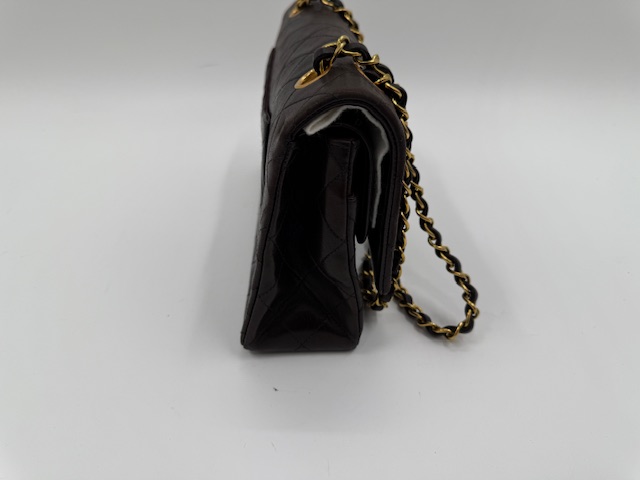 シャネルマトラッセ チェーンバッグの型崩れと変色のケア　ビフォー③