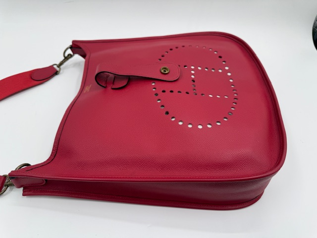 エルメスエブリン　エルメスの価値を再構築する。潰れたフォルムと擦れを蘇らせる「銀面生成」の技術　アフター