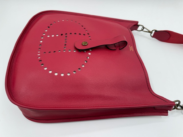 エルメスエブリン　エルメスの価値を再構築する。潰れたフォルムと擦れを蘇らせる「銀面生成」の技術　アフター①