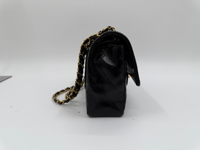 シャネルマトラッセ チェーンバッグの型崩れと変色のケア　アフター③