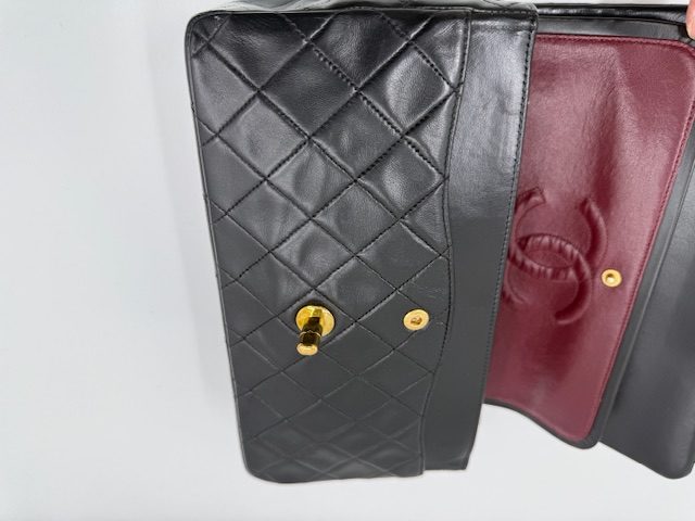 シャネルマトラッセ チェーンバッグの型崩れと変色のケア　アフター④