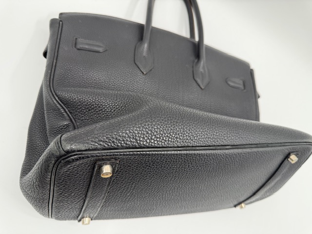 エルメスバーキンの角擦れと型崩れをナチュラルに修復した事例 ビフォー