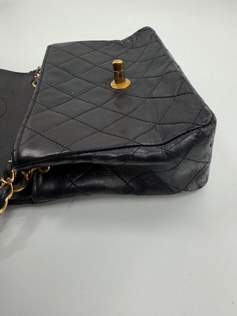 シャネルバッグの型崩れや擦り傷、色褪せはきれいになるか　ビフォー