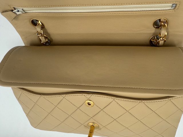 シャネルマトラッセ チェーンバッグのインクの染み抜き アフター