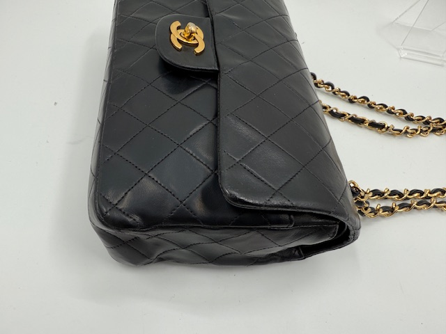 シャネルバッグの角擦れ修理事例 アフター