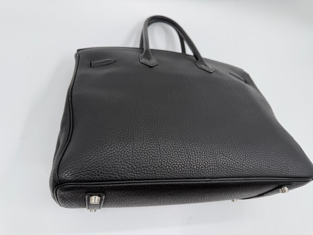 エルメスバーキンの角擦れと型崩れをナチュラルに修復した事例 ビフォー