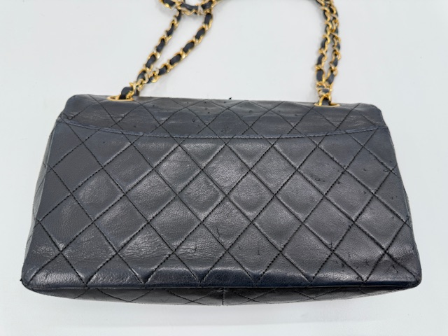 シャネルバッグクリーニング　角擦れ・色褪せ・型崩れをキレイにする　ビフォー