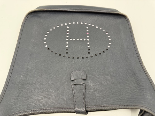 廃盤素材「クシュベル」のエブリン修理｜風合いを色止め・染め直しで再現　擦り傷や色褪せをナチュラルに直す　ビフォー