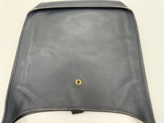 廃盤素材「クシュベル」のエブリン修理｜風合いを色止め・染め直しで再現　擦り傷や色褪せをナチュラルに直す　ビフォー①