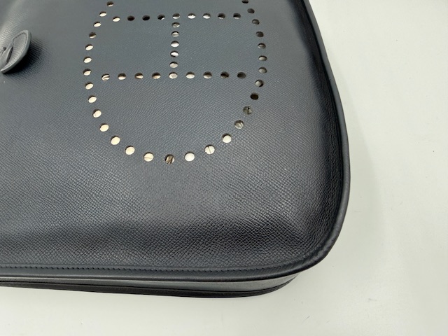 廃盤素材「クシュベル」のエブリン修理｜風合いを色止め・染め直しで再現　アフター②