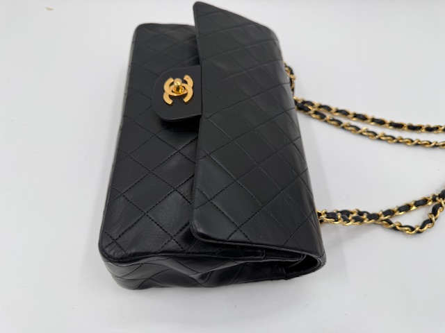 シャネルレザーバッグのケア色褪せ、傷、型崩れをキレイにしたい　アフター②